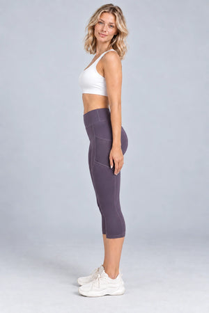 WEARHUB Polyester-Spandex Sculpting Pocket Capri Leggings — Starry Black, side view